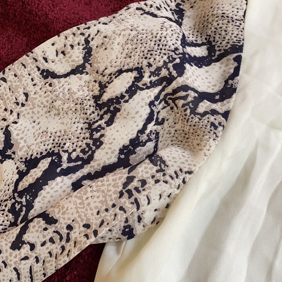 Long sleeve shirt with open back - Picture 2 of 4